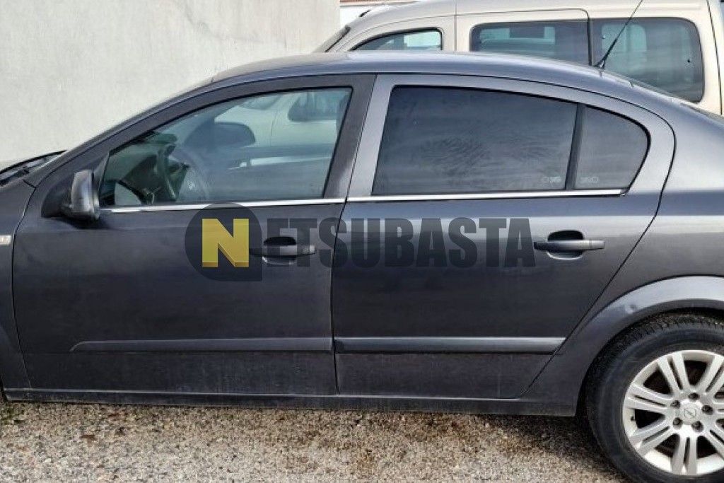 Opel Astra Sedán 1.7 CDTi 2010