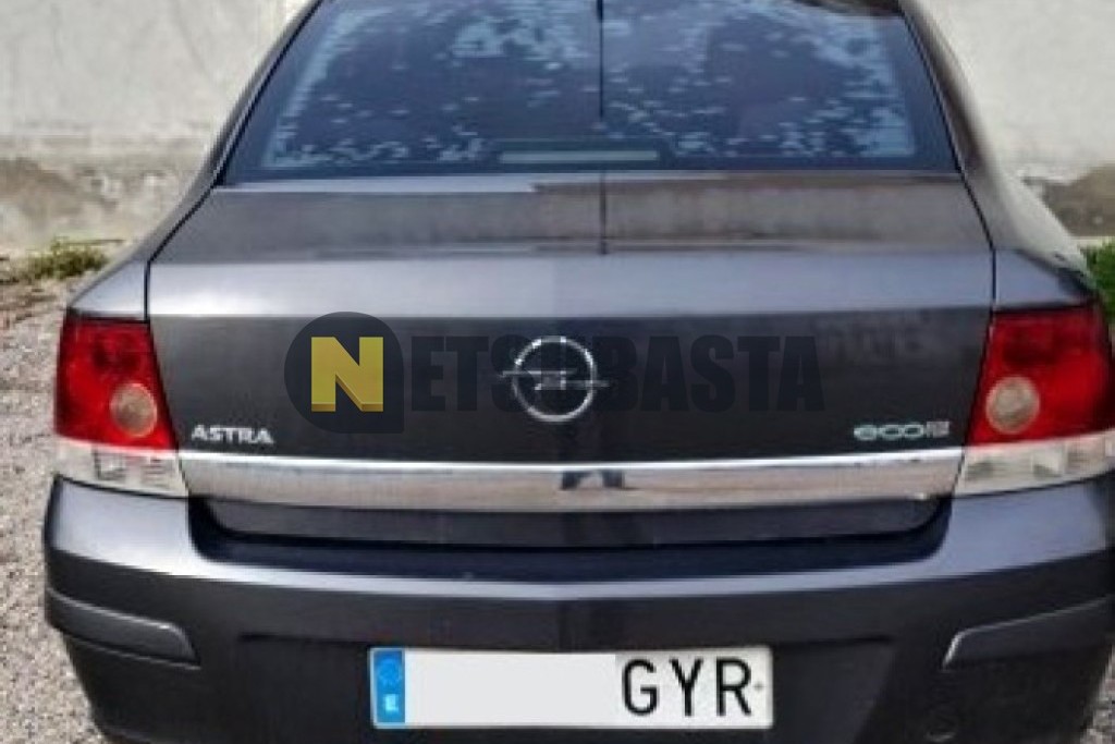 Opel Astra Sedán 1.7 CDTi 2010