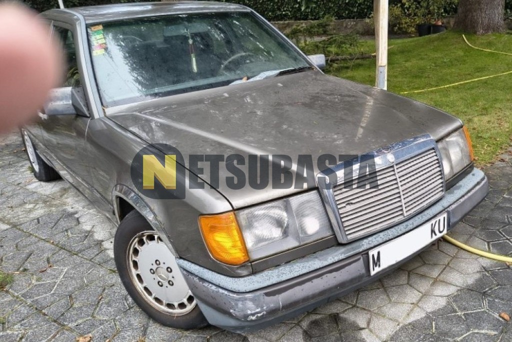 Mercedes-Benz 300 E 1986