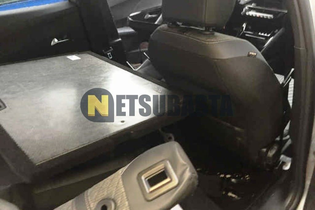 Peugeot 2008 Hybrid e-DCS6 2025