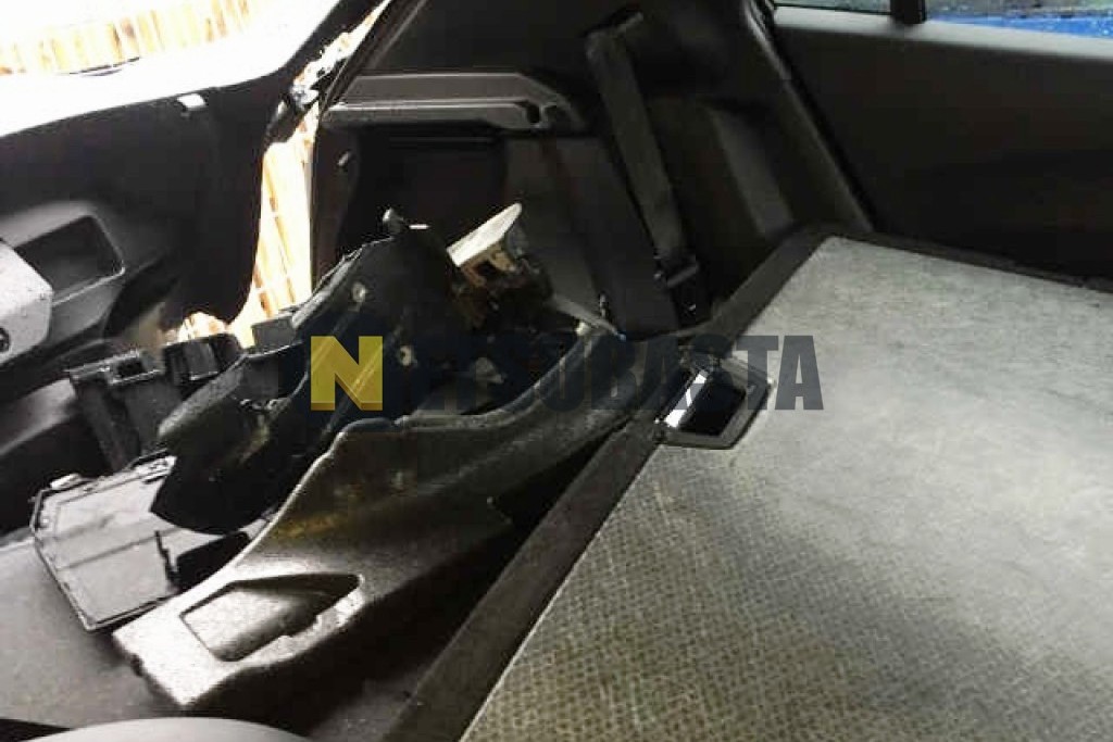 Peugeot 2008 Hybrid e-DCS6 2025