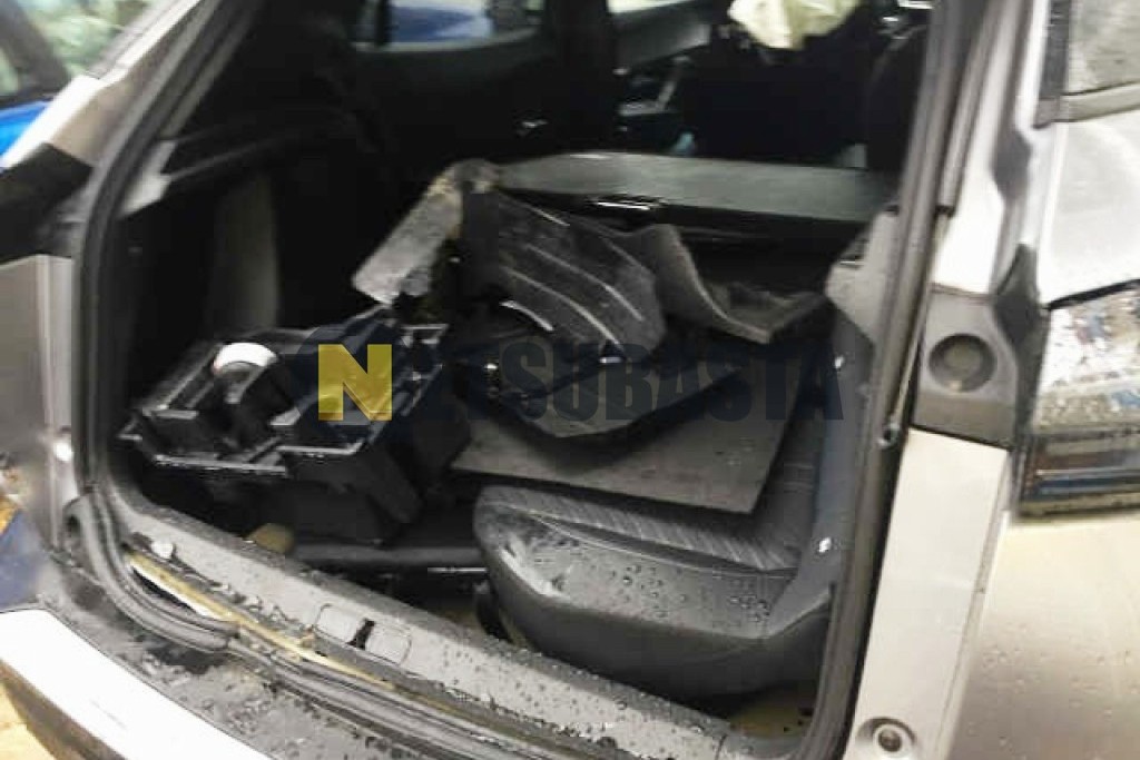 Peugeot 2008 Hybrid e-DCS6 2025