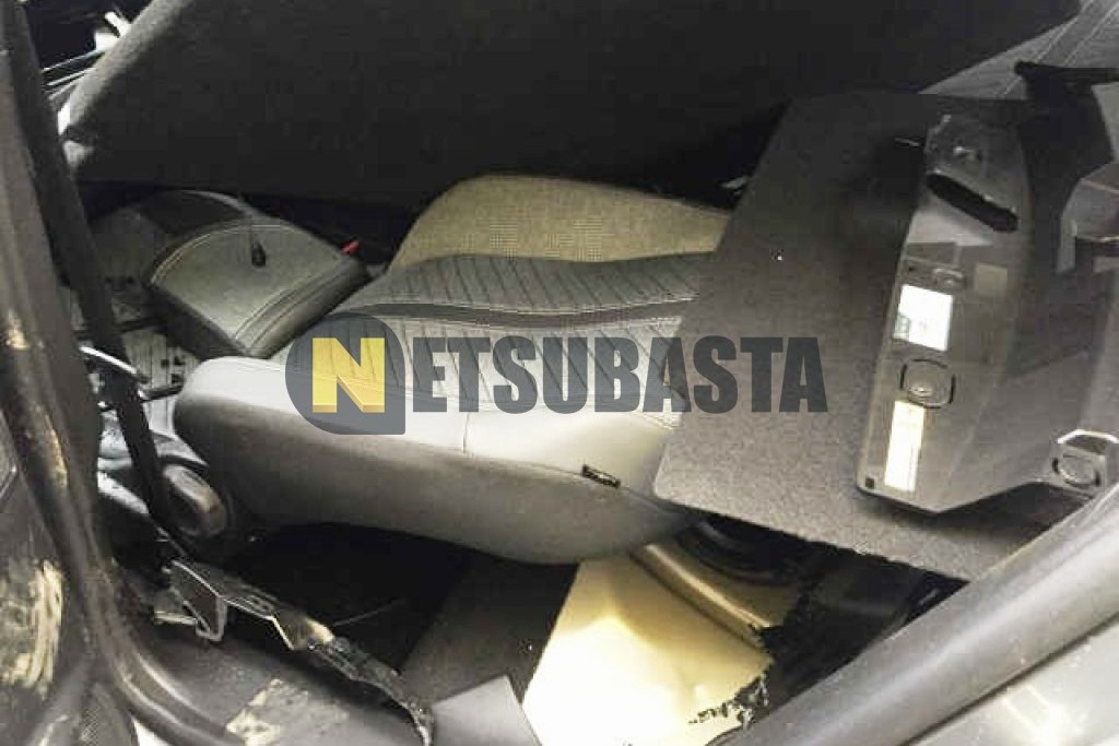 Peugeot 2008 Hybrid e-DCS6 2025