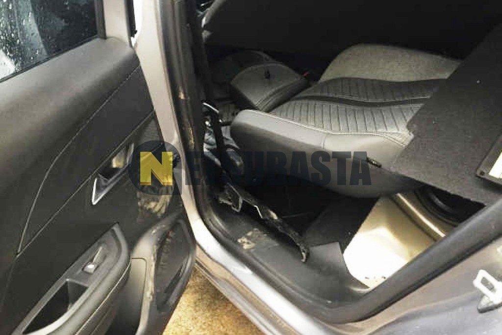 Peugeot 2008 Hybrid e-DCS6 2025