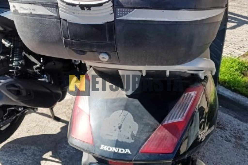 Honda FES 125 Pantheon 2006