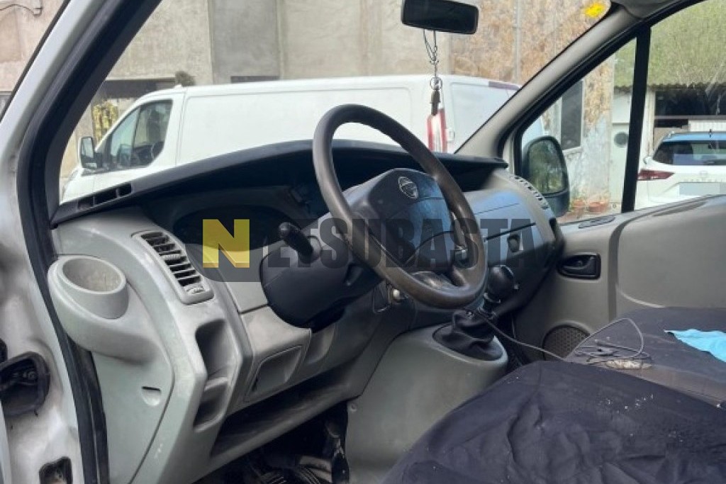 Nissan Primastar 2.0 dCi 2006