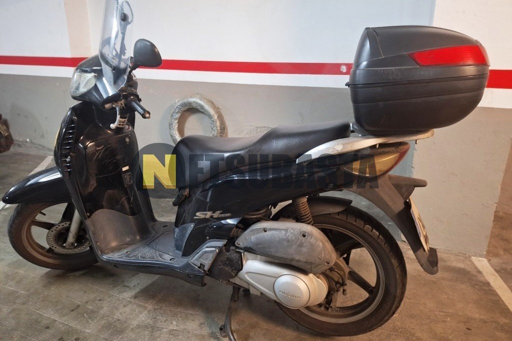 Honda SCOOPY SH150i 2004