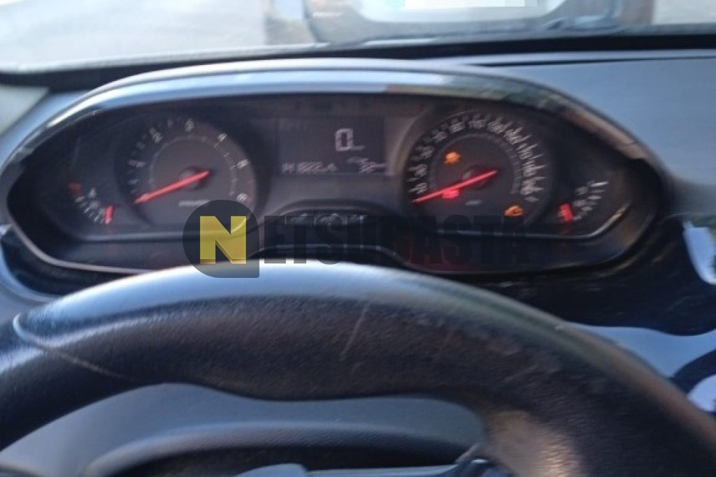 Peugeot 208 1.4 HDi 2012