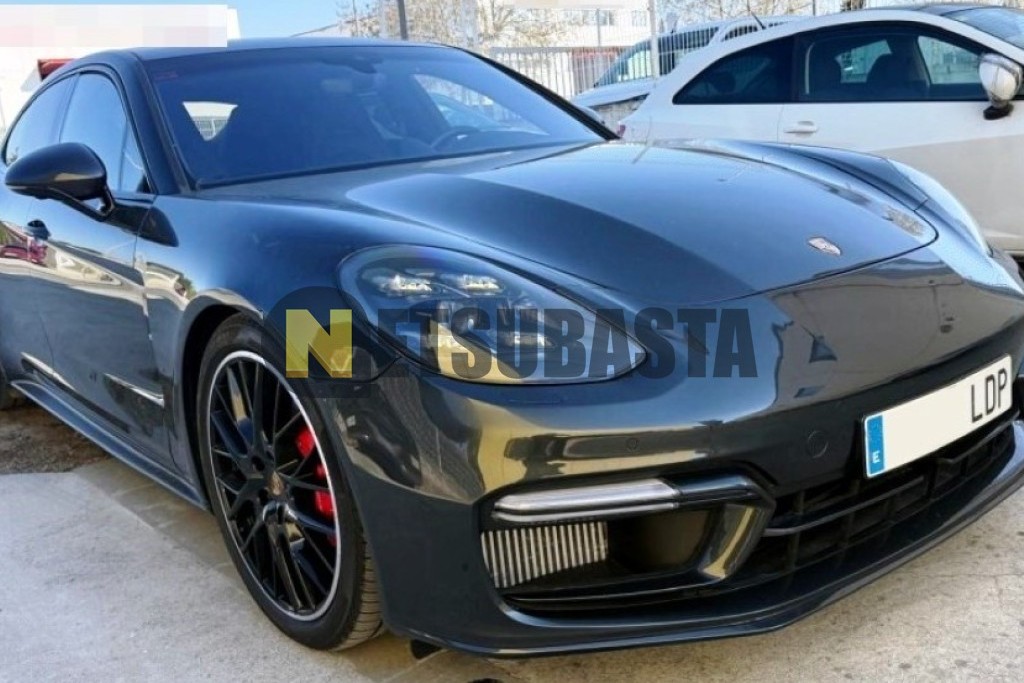 Porsche Panamera GTS 2019