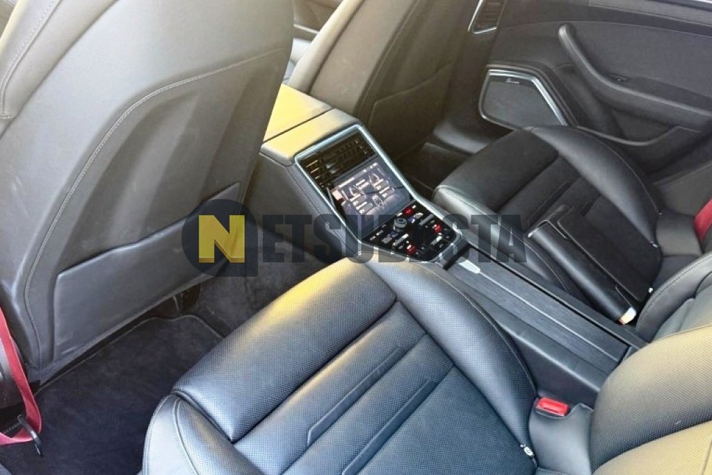 Porsche Panamera GTS 2019