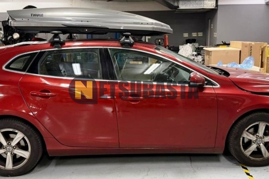 Volvo V40 D2 2013