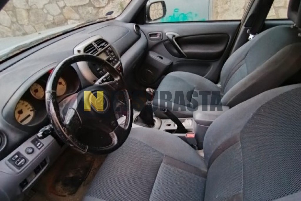 Toyota Rav4 2.0 D4-D 2003