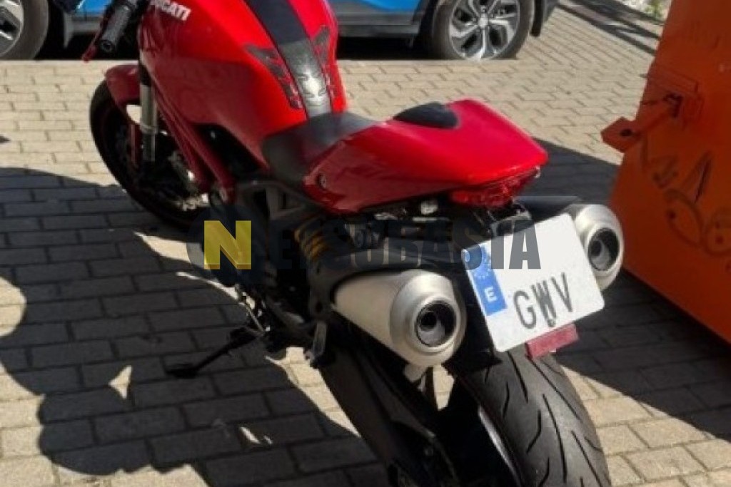 Ducati MONSTER 696 2010