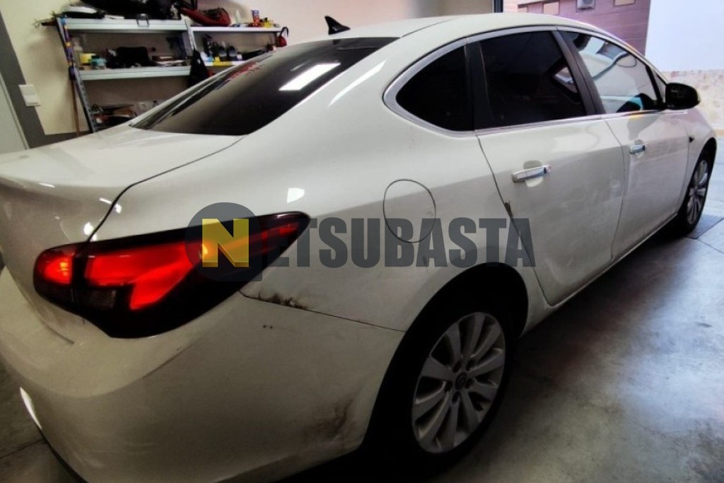 Opel Astra Sedán 1.7 CDTI 2012