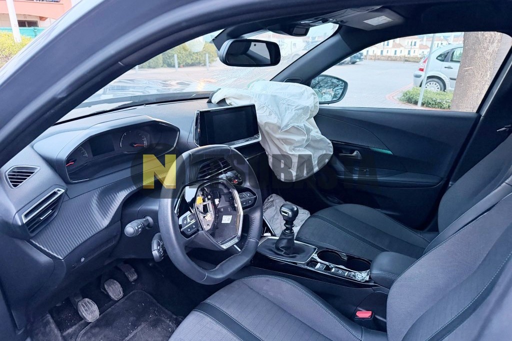 Peugeot 2008 1.2 PureTech 2023