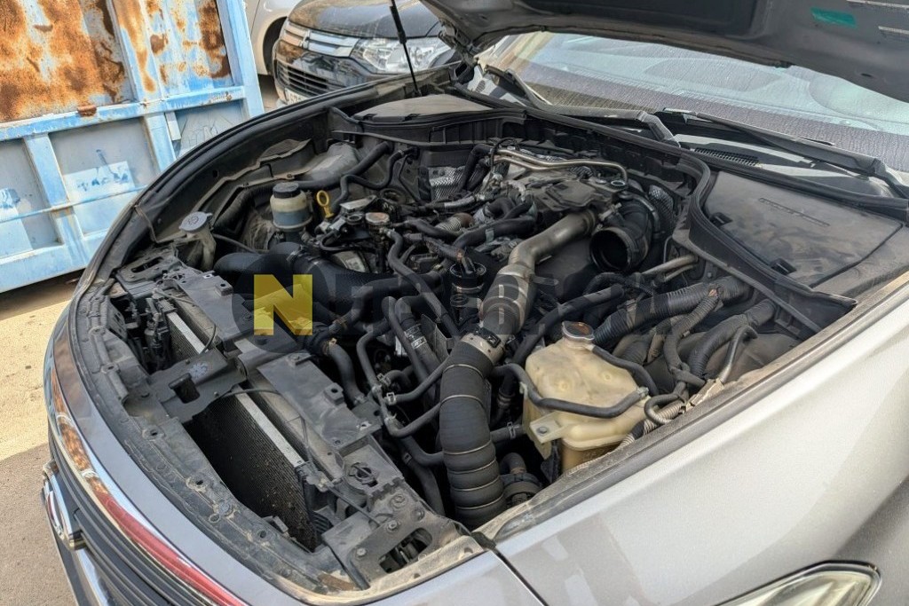 Infiniti M30d S 2013