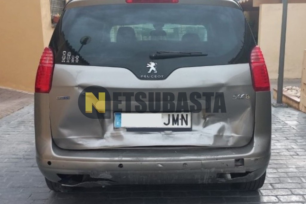 Peugeot 5008 1.6 BlueHDi 2016