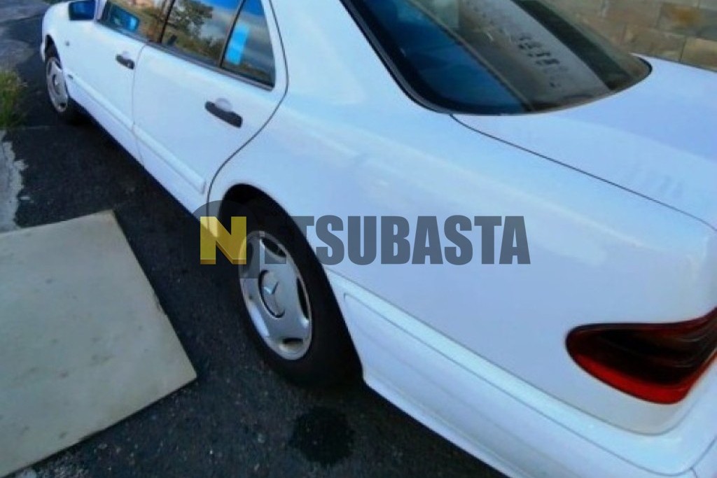 Mercedes-Benz E 250D 1998