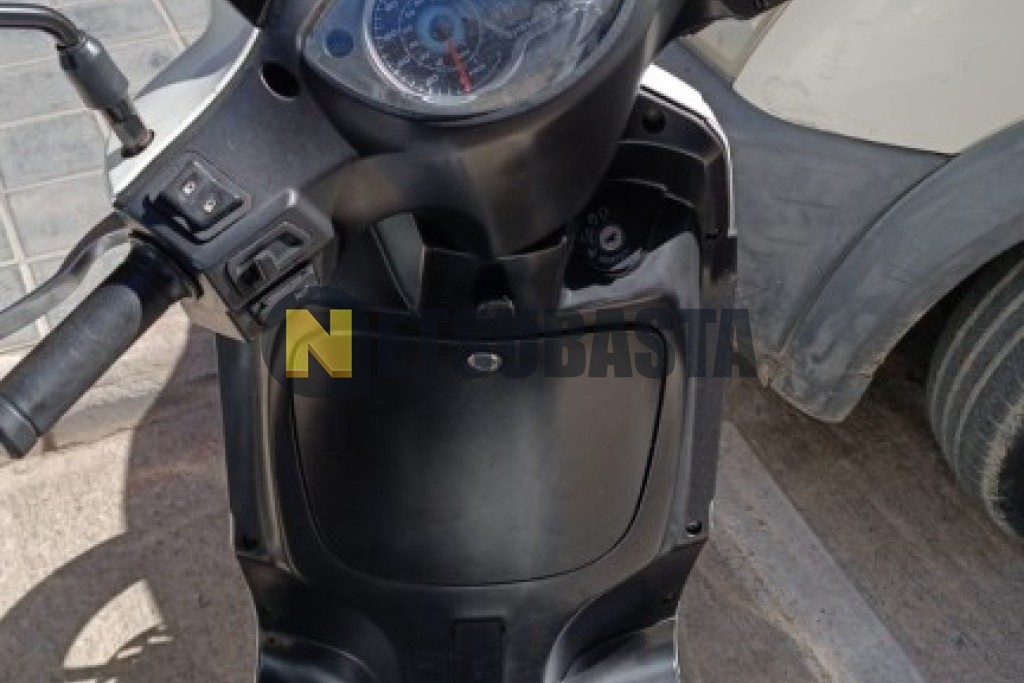 Peugeot Tweet 125 2015