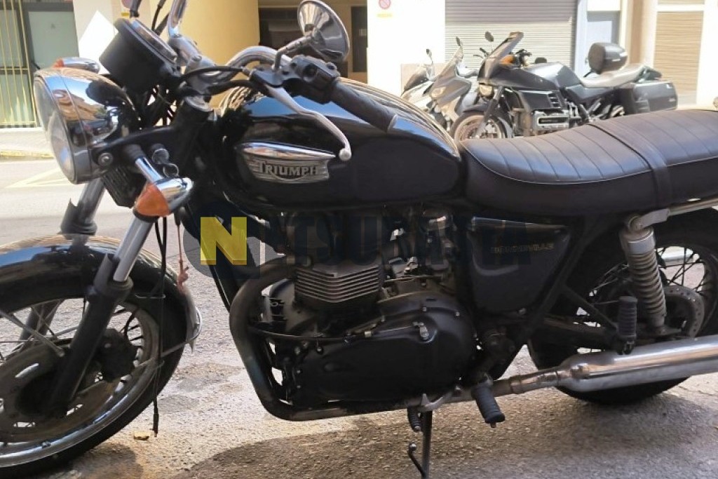 Triumph Boneville 800 2006