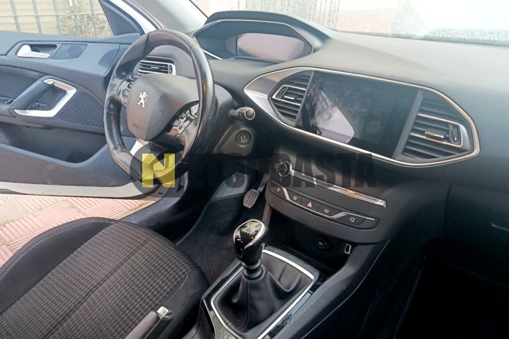 Peugeot 308 1.5 BlueHDi 2021