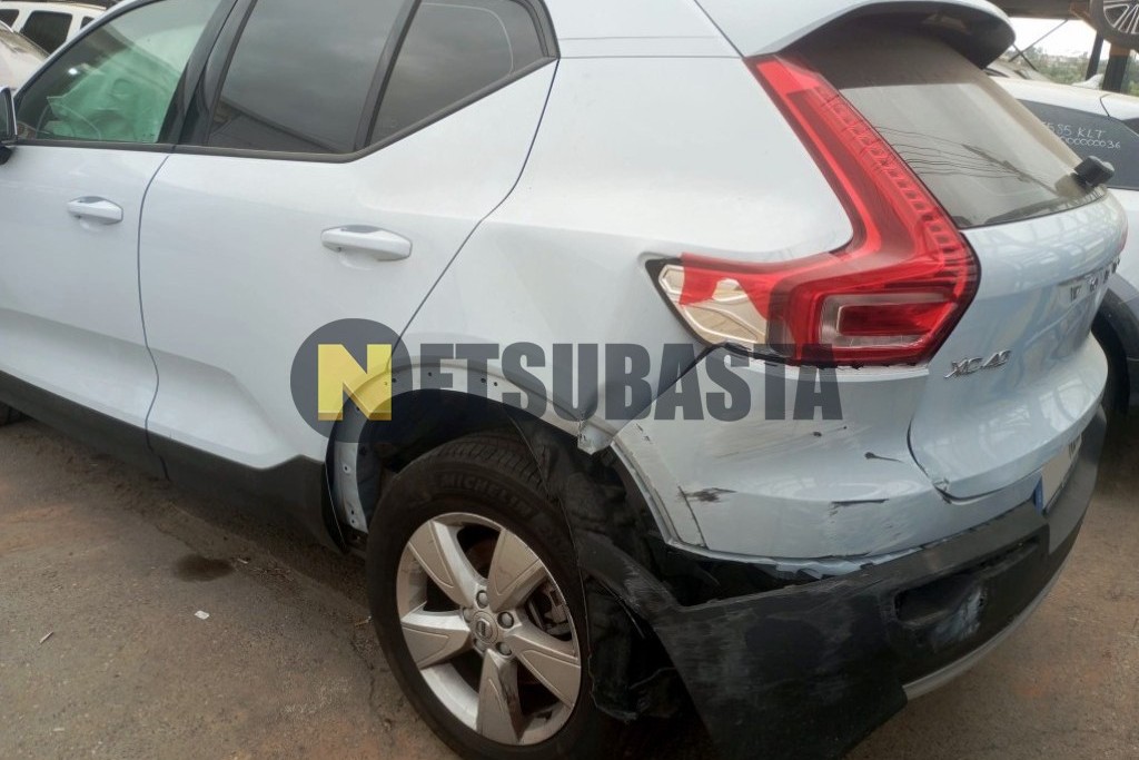Volvo XC40 B3 2025