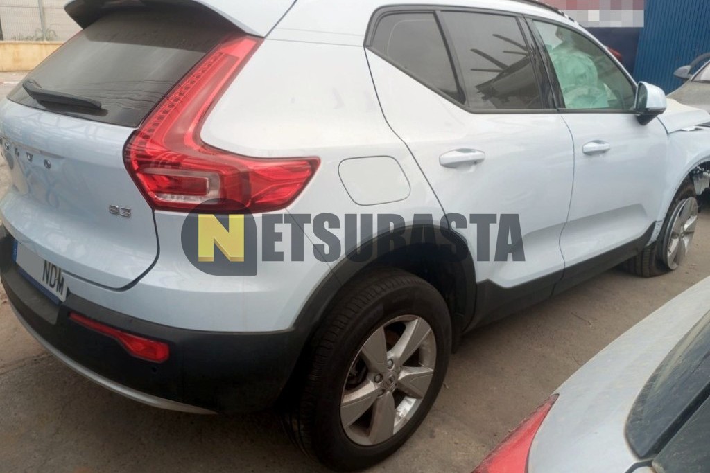 Volvo XC40 B3 2025