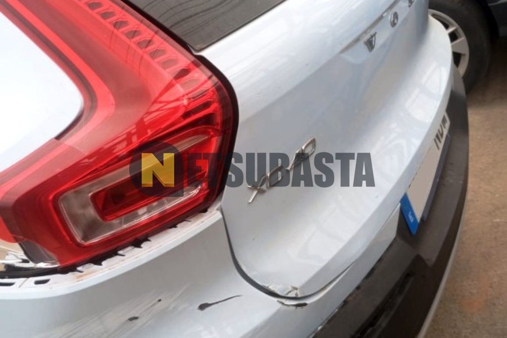 Volvo XC40 B3 2025