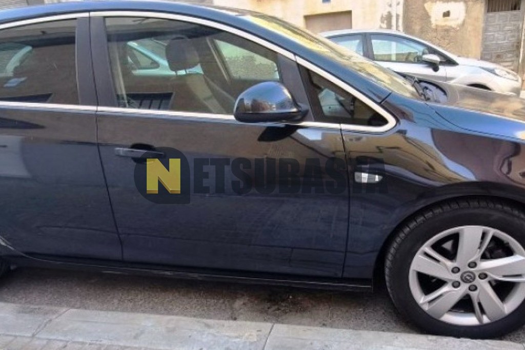 Opel Astra 2.0 CDTI 2013
