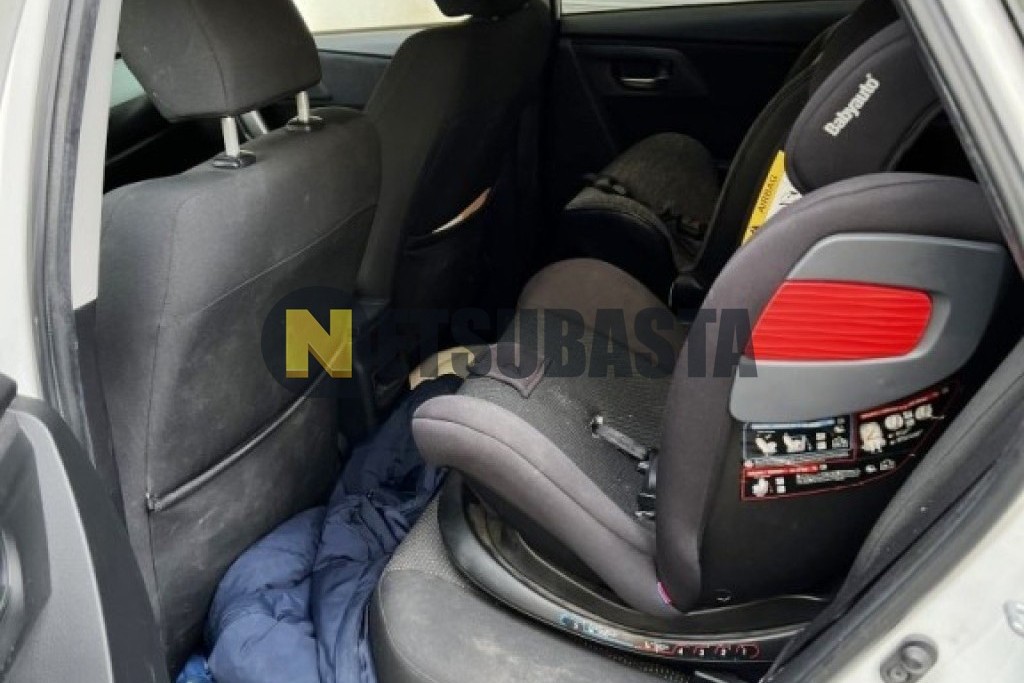 Toyota Auris Touring Sport Hybrid 2014