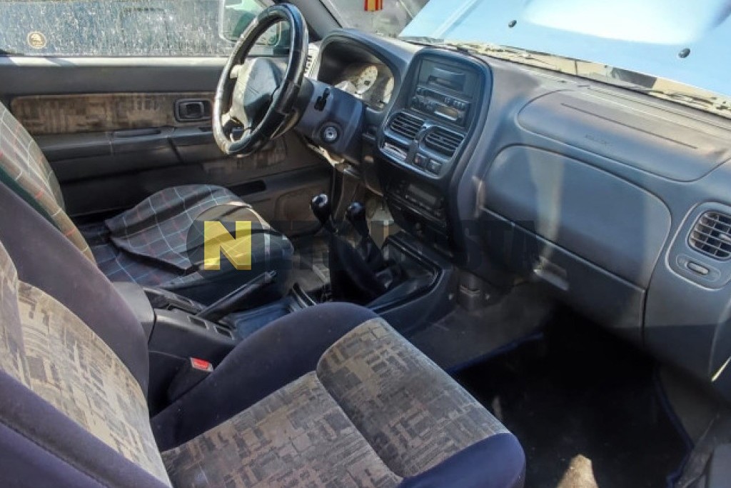Nissan Navara 2.5 TD Doble Cabina 4x4 2000