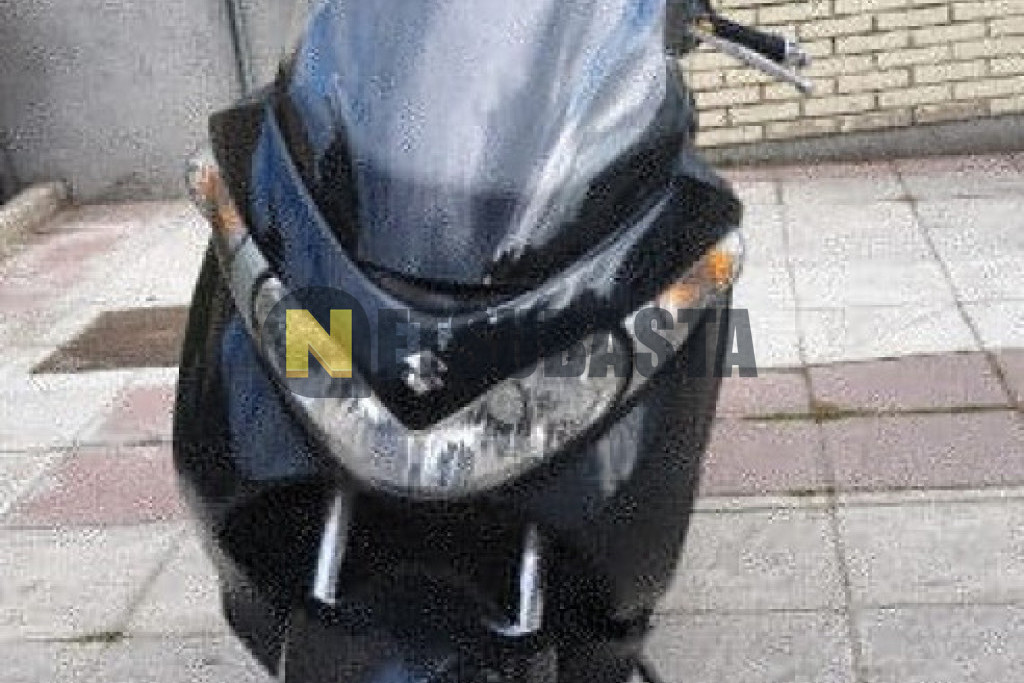 Suzuki BURGMAN 200 2011