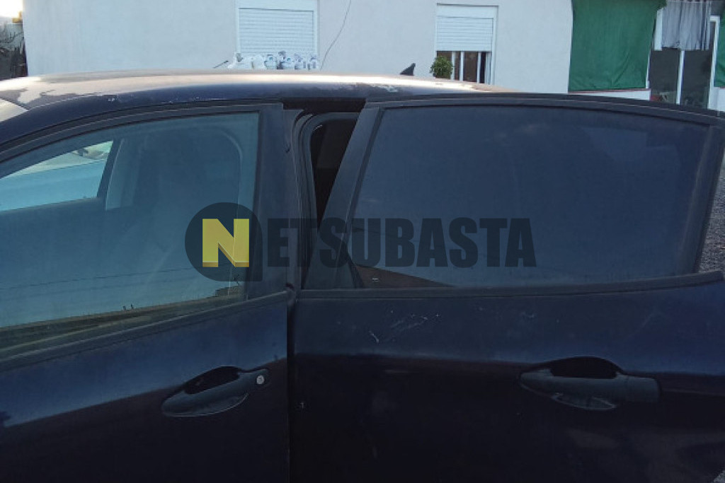 Peugeot 208 1.0 PureTech 2013