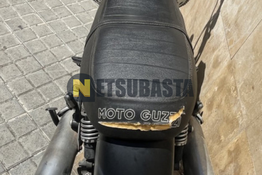 Moto Guzzi V7 2014