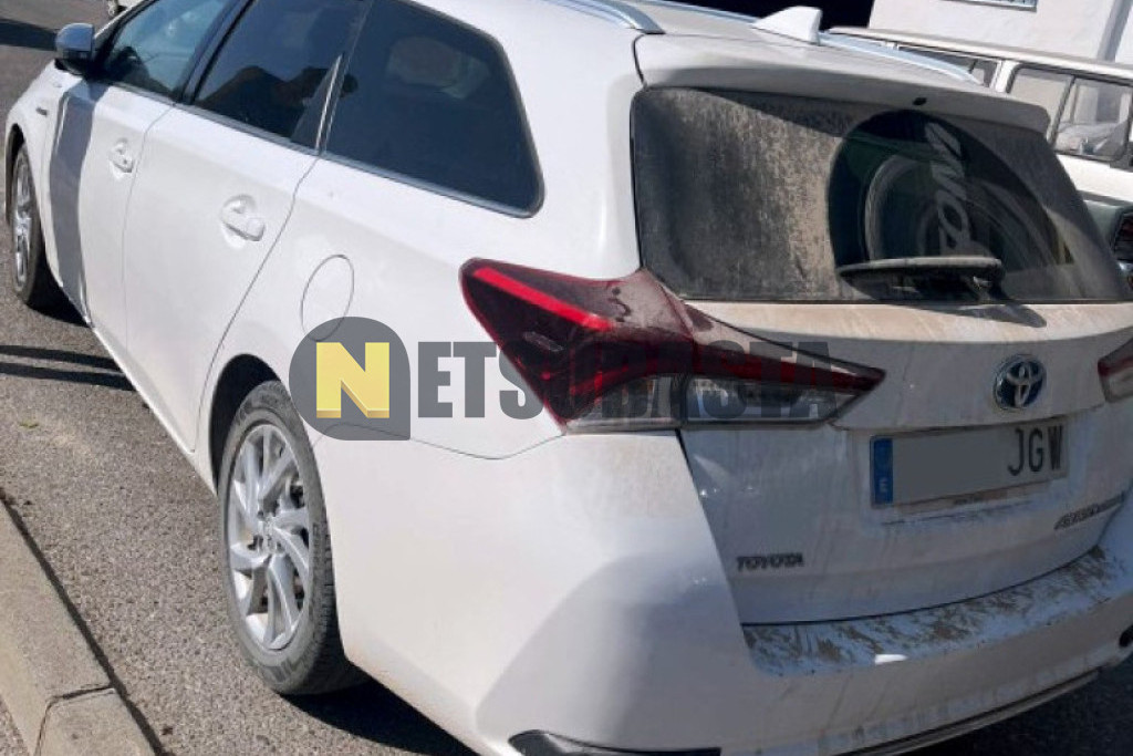 Toyota Auris Touring Sport 1.8 140H e-CVT 2015