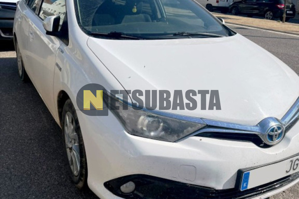 Toyota Auris Touring Sport 1.8 140H e-CVT 2015