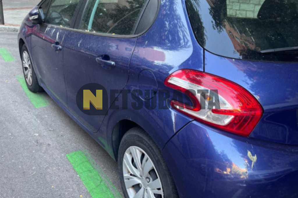 Peugeot 208 1.2 PureTech 2013