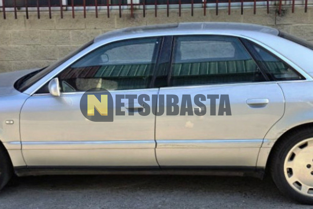 Audi A8 3.7 quattro tiptronic 5 vel. 1999