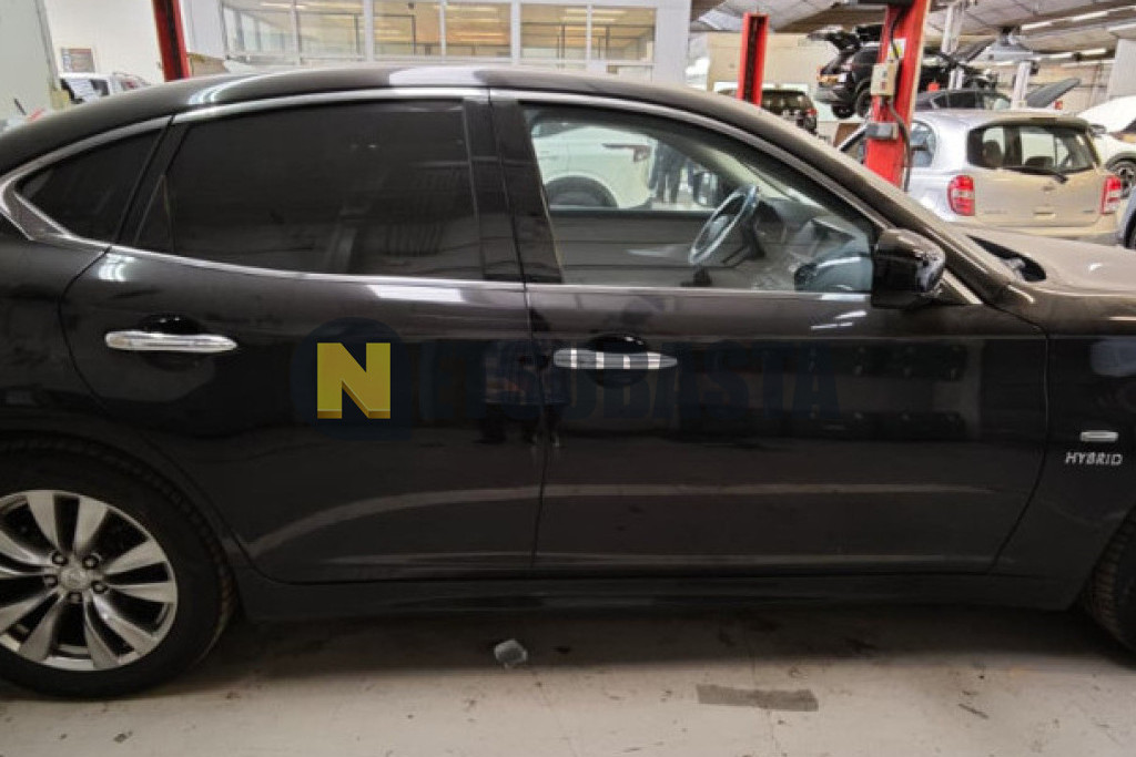 Infiniti M35h 2011