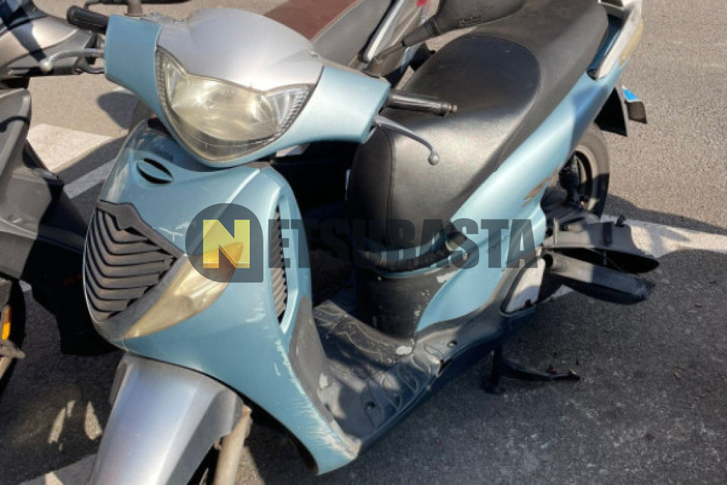 Honda SCOOPY SH125 2006