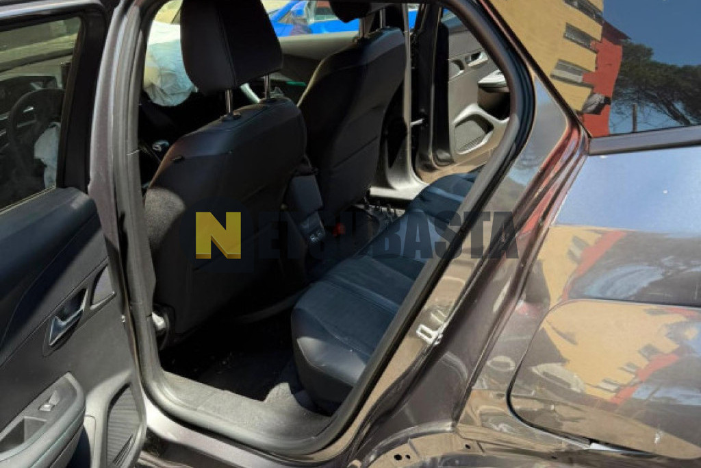 Peugeot 2008 1.2 PureTech 2023