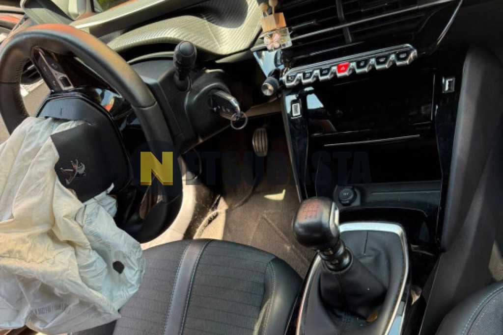 Peugeot 2008 1.2 PureTech 2023