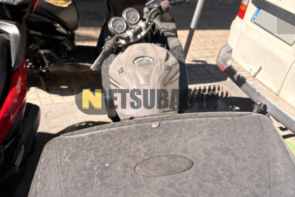Suzuki GS 500F 2004