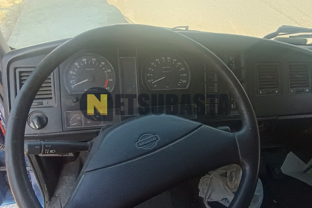 Nissan Atleon 120.35 2001