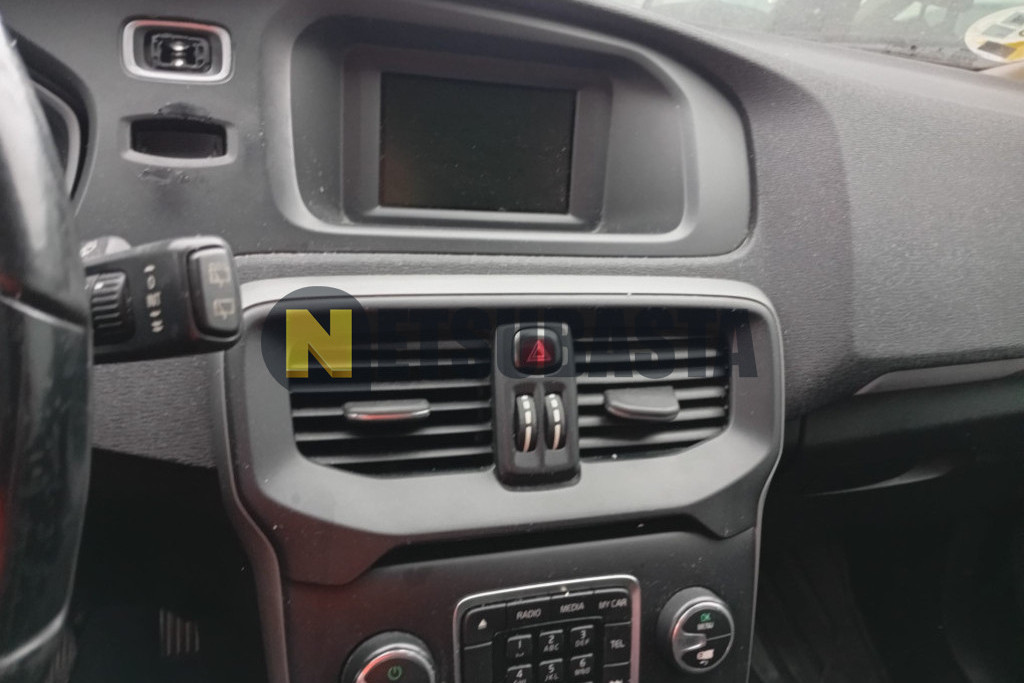 Volvo V40 D2 2014