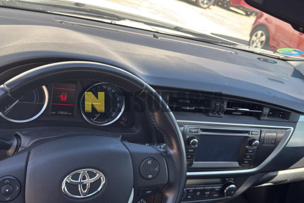 Toyota Auris 1.8 Hybrid 2015