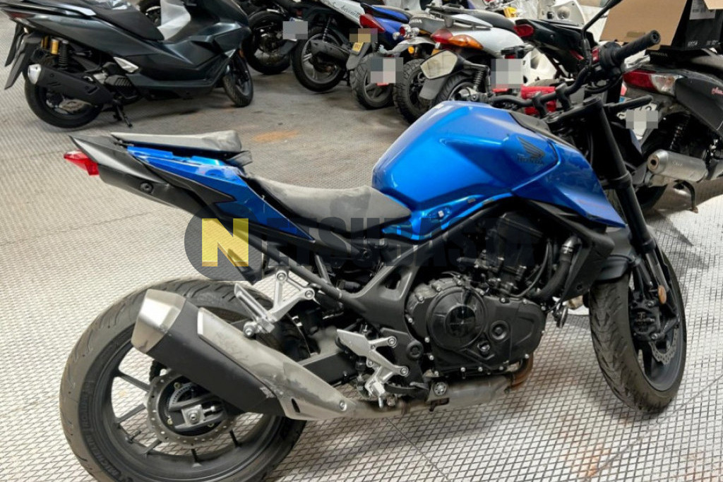 Honda CB 750 Hornet 2025
