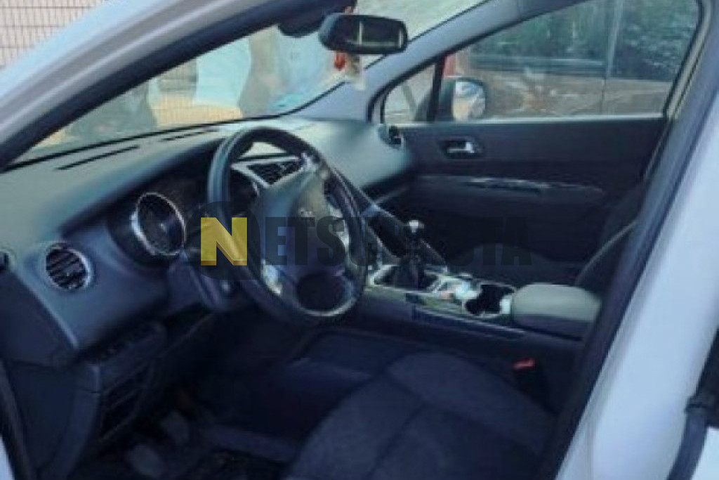 Peugeot 3008 1.2 PureTech 2016