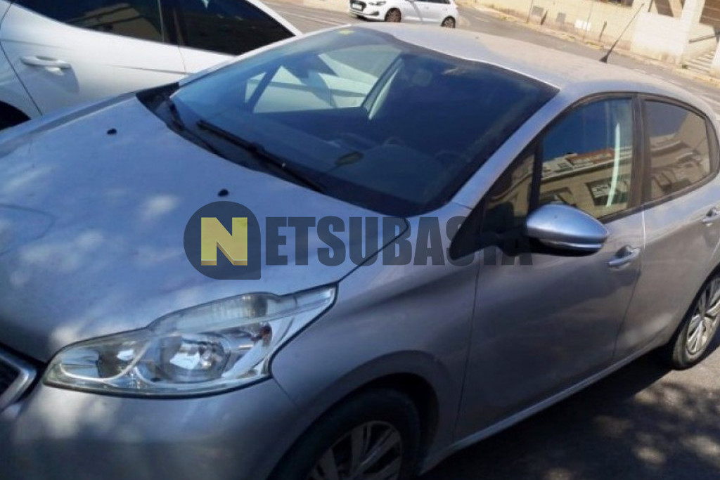 Peugeot 208 1.2 VTi Pure Tech 2013