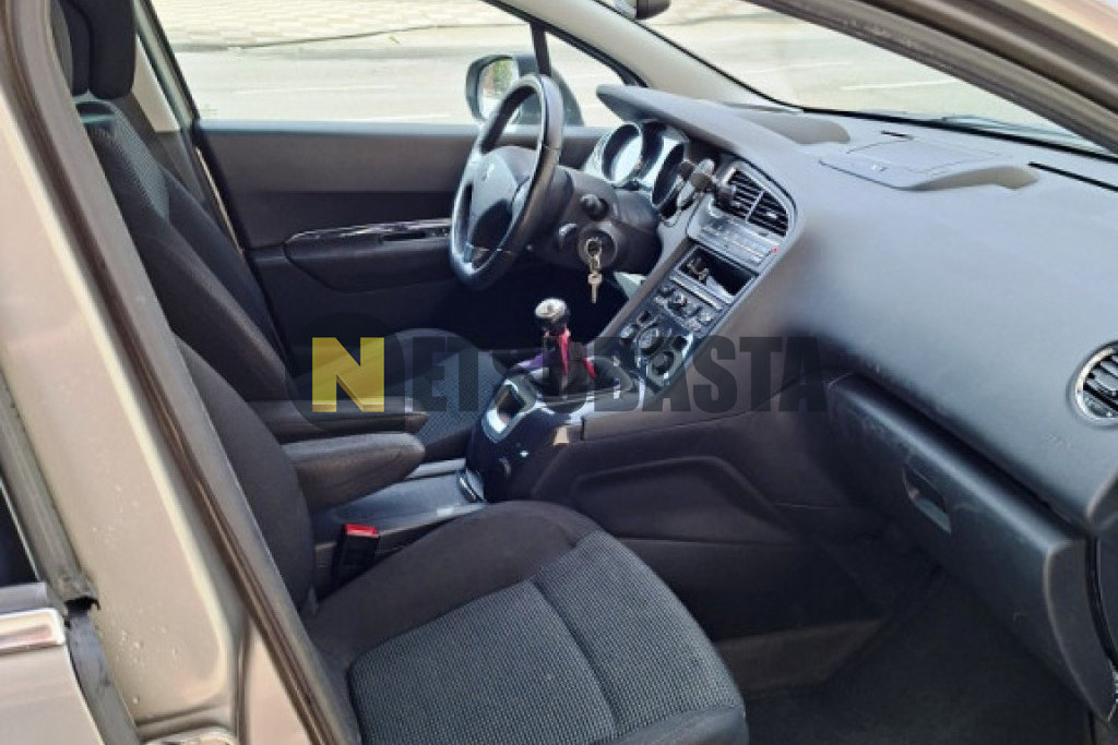 Peugeot 5008 2.0 HDI 2011